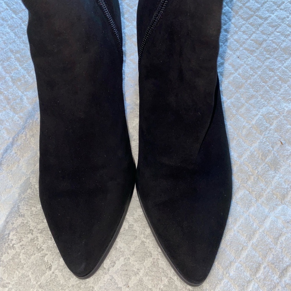 Tahari Black ankle boots , size 9